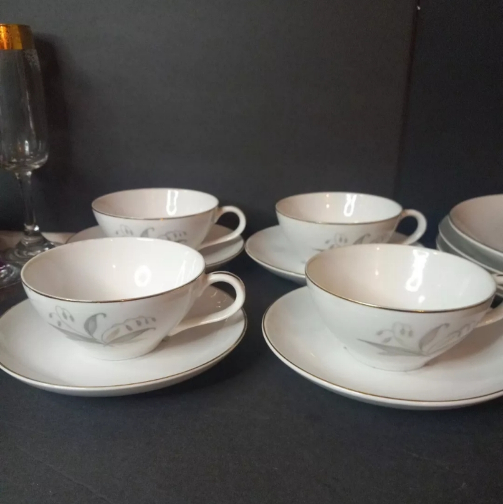 24 Piece Set Kaysons Fine China Golden Rhapsody 1961 with Gold Trim